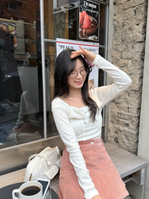 【瑕疵品】聖誕打卡必備🎄毛絨蝴蝶結上衣