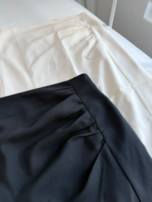 【韓國親身搜羅款式♡NEW IN】薄紗面皺摺後開衩顯瘦長裙