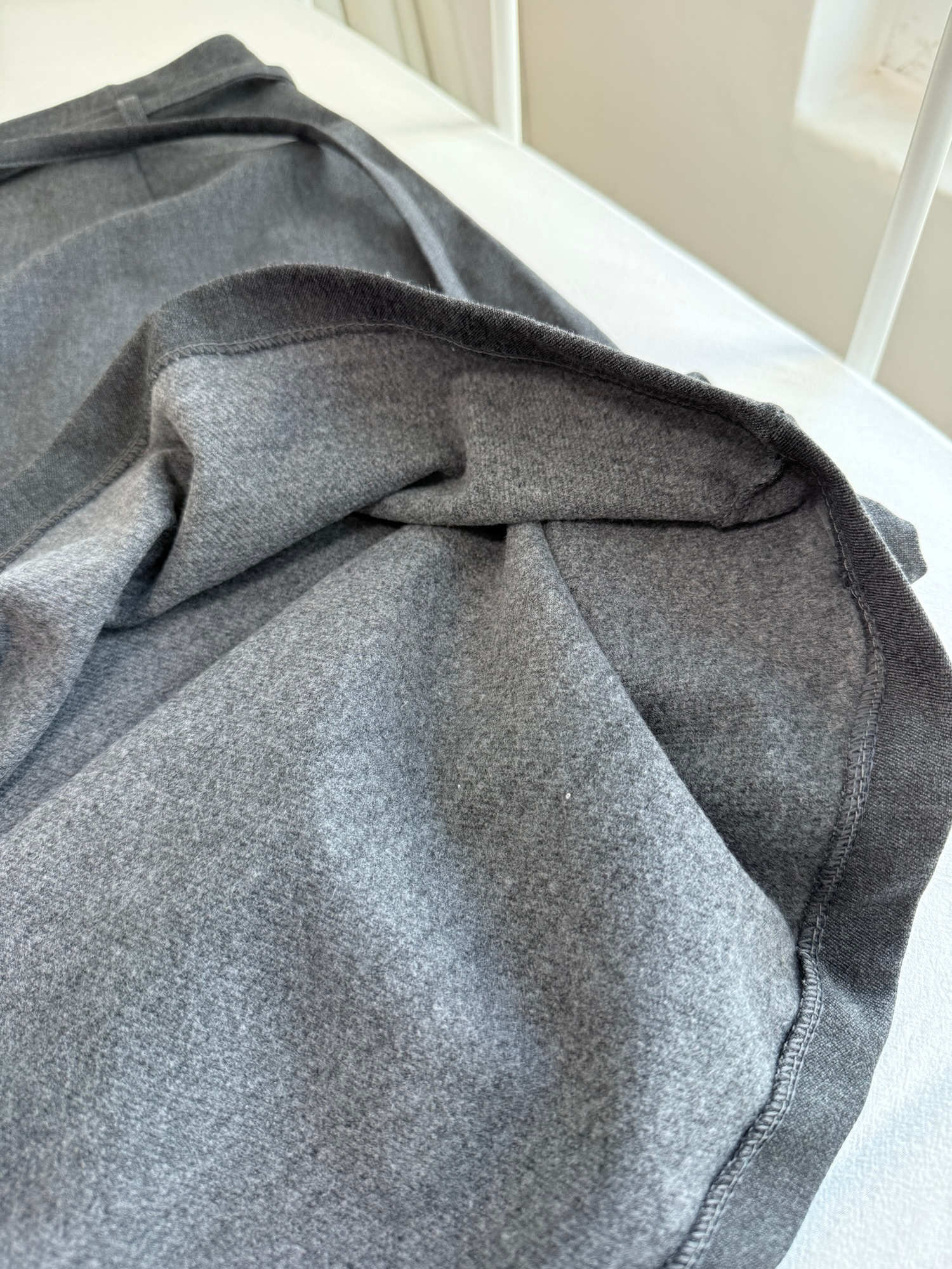 【韓國親身搜羅款式♡NEW IN】冬天比入!OL 皮帶 A字長裙 (內有絨毛)