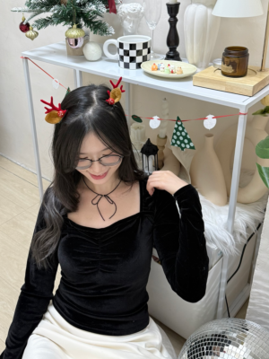 【現貨SALE】顯身材～修身心型領口絲絨TOP