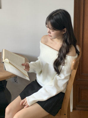 【JAN`26快閃優惠】可愛露肩針織一字肩 (5色入)