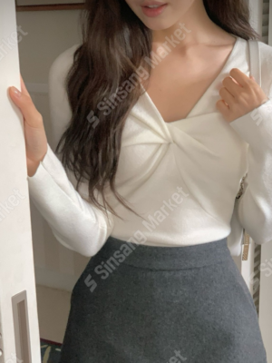 【現貨SALE】鈕紋針織上衣