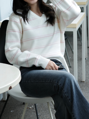 【二月連線款式♡】推薦粉白~間條V領針織上衣