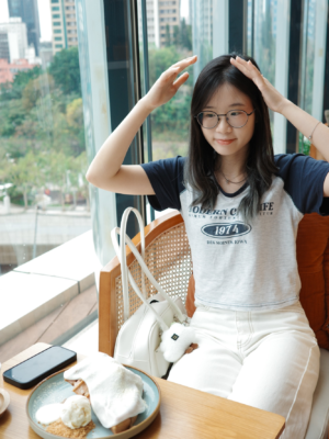 【COMEBACK】Vintage V領Tshirt