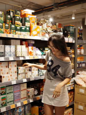 【COMEBACK】熱賣！斜肩數字84上衣