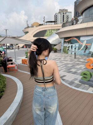 夏日間條針織掛頸露背背心 Hot‑Girl Striped Knit Halter Tank