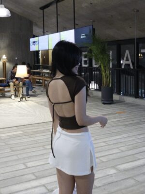 大彈性布料~性感露背小飛袖上衣 Sexy Open-Back Wing Top