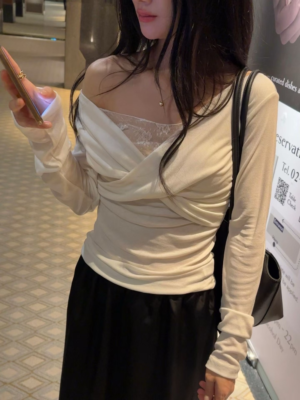 【九月🍂NEW IN】🇰🇷 紐結lace V領口上衣