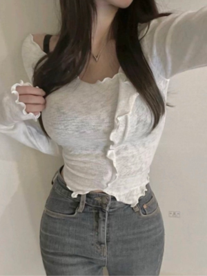 【十月🍂NEW IN】🇰🇷 秒變紙片人！不規則波浪邊上衣